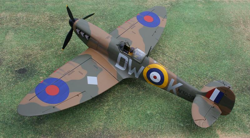 Spitfire Mk.I Revell 1-32 Hellinger Othmar 02.JPG